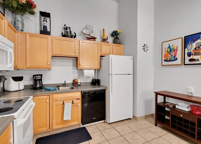 Pet-Friendly, Ship View, Canal Park, Condo, Pool