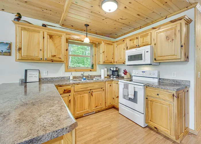 Four-Season Lake Cabin W/ Canoe & Paddle Boat!