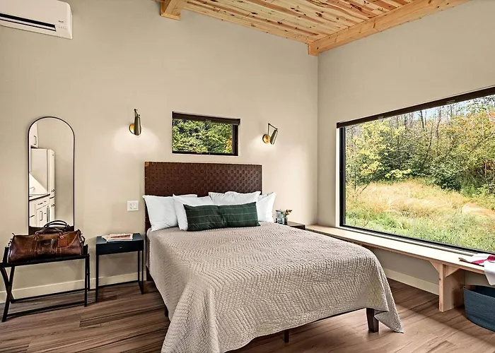Gorgeous Cabin With Private Sauna For A Romantic Glamping Getaway In Duluth, Minnesota